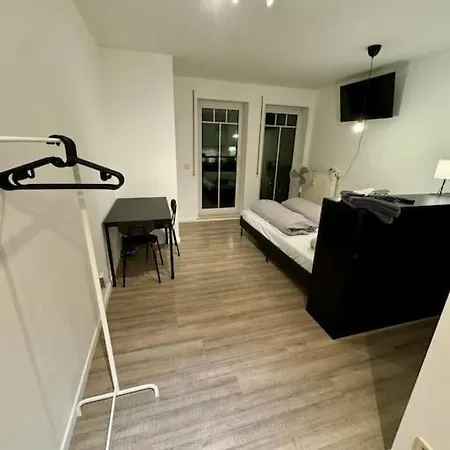 Zentrales Mit Garten *